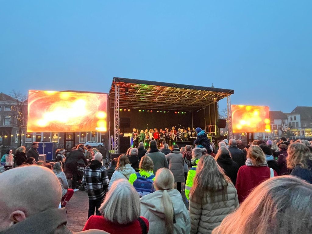 Feestelijke Kerst Sing-a-long op het Waagplein